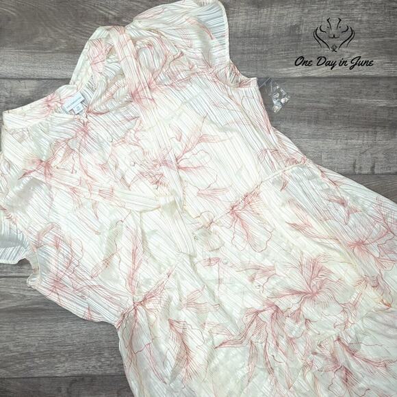 Liz Claiborne Crema Floral Layered Short Sleeve Dress Size 2X - Picture 3 of 6